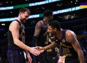 问鼎娱乐-詹姆斯连续五场比赛得分超过赛事规则更新，老鹰挑战极限！的简单介绍