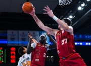 问鼎娱乐-东城战狼队对阵吴越朱雀队，羽毛球半决赛失利，内线统治篮板——节奏掌控在手的简单介绍